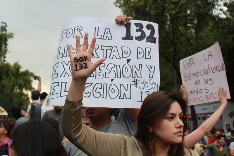 Estudantes repudiam manipulação midiática no México